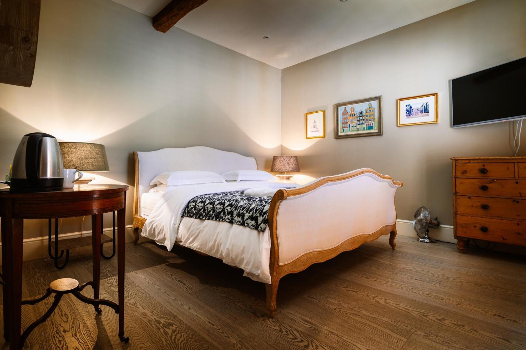 Chippenham Park Garden Rooms Bagian luar foto